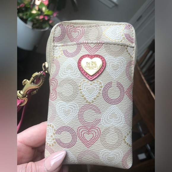 COACH Pink & Gold Op Art Signature Heart Coated Canvas & Leather Wristlet Wallet - Picture 4 of 16